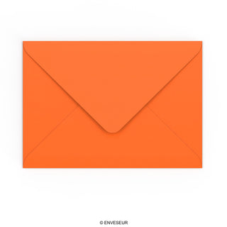 Orangefarbener Briefumschlag 162x229 mm (C5)